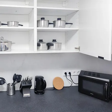 Alfa Einzelzimmer Teeküche Porsche Bosch L Gemeinschaftsbad Wifi Smarttv L Single With Kitchenette&shared Bathroom Bs21a6 *
