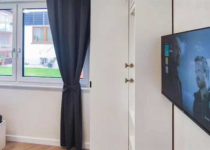 Alfa Einzelzimmer Teekueche Porsche Bosch L Gemeinschaftsbad Wifi Smarttv L Single With Kitchenette And Shared Bathroom Bs21a6