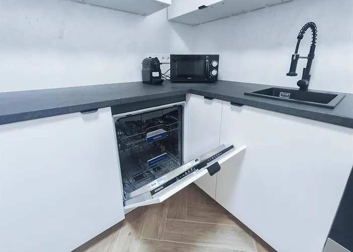 Alfa Einzelzimmer Teekueche Porsche Bosch L Gemeinschaftsbad Wifi Smarttv L Single With Kitchenette And Shared Bathroom Bs21a6 Lägenhet *