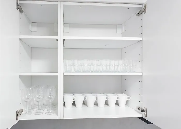 Alfa Einzelzimmer Teekueche Porsche Bosch L Gemeinschaftsbad Wifi Smarttv L Single With Kitchenette And Shared Bathroom Bs21a6 Lägenhet Stuttgart