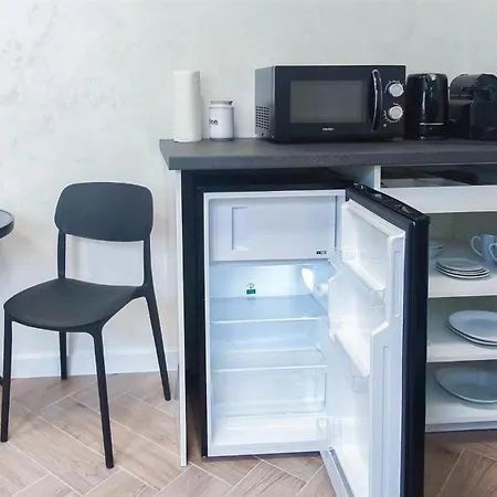Alfa Einzelzimmer Teekueche Porsche Bosch L Gemeinschaftsbad Wifi Smarttv L Single With Kitchenette And Shared Bathroom Bs21a6 *