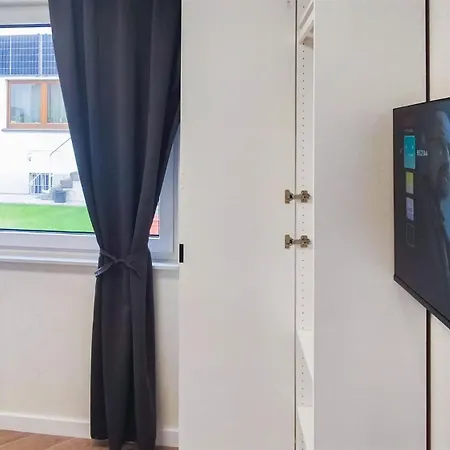 Alfa Einzelzimmer Teekueche Porsche Bosch L Gemeinschaftsbad Wifi Smarttv L Single With Kitchenette And Shared Bathroom Bs21a6